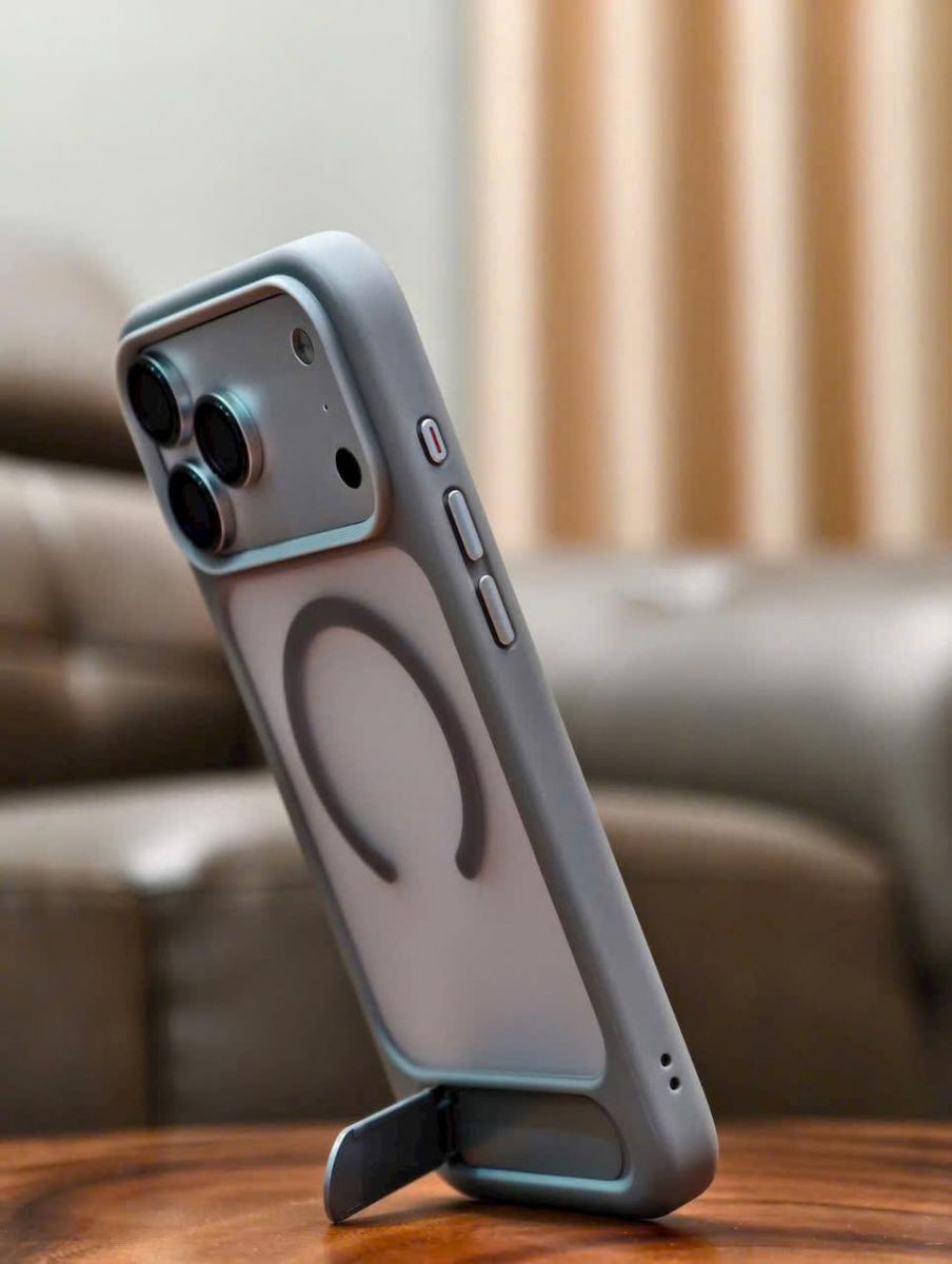 ỐP LƯNG IPHONE 17 PRO MAX LIGUS BETA