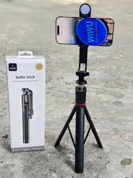 gậy chụp ảnh WiWU Wi-SE015 với đèn LED Ring & Xoay 360 °