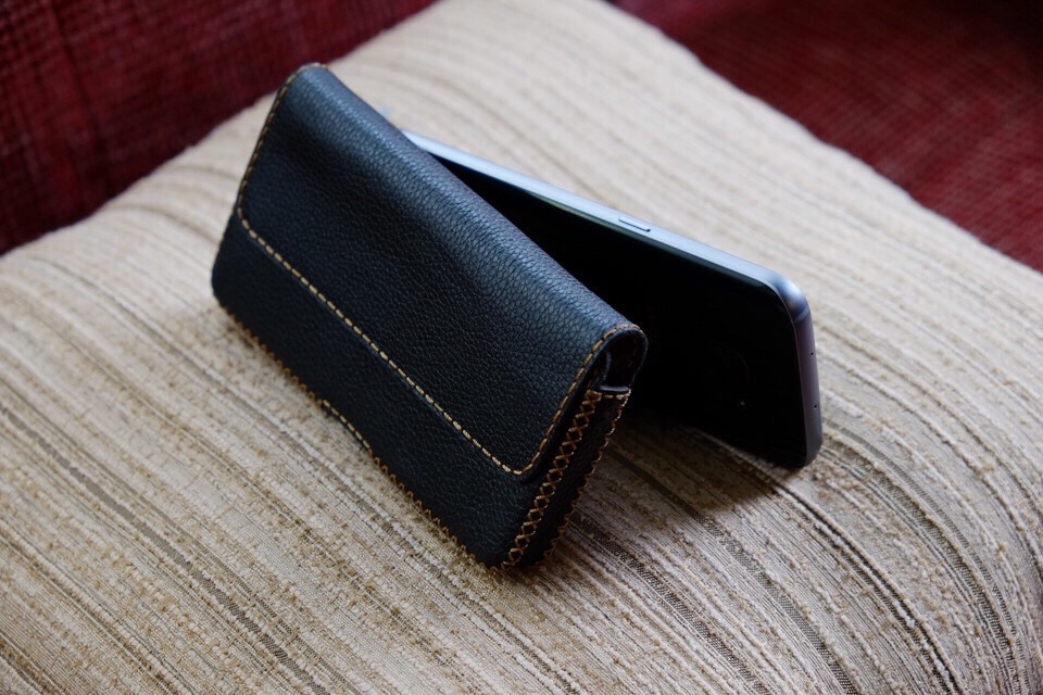 BAO DA ĐEO THẮT LƯNG CHO IPHONE 5/6/6+/7/7+ HIỆU KHẮC TÊN